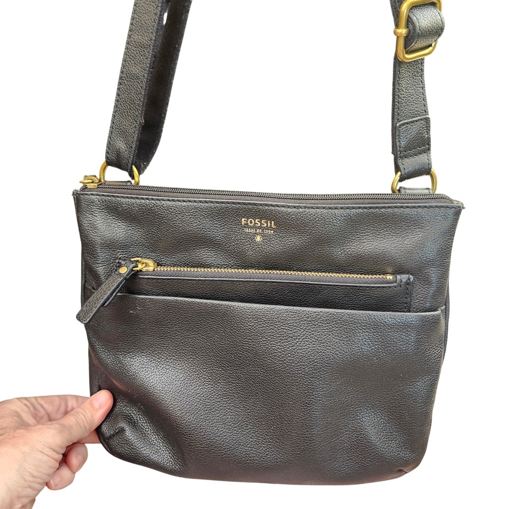 Fossil Black Pebbled Leather Crossbody Bag Gold Hardware Multi Pocket Messenger